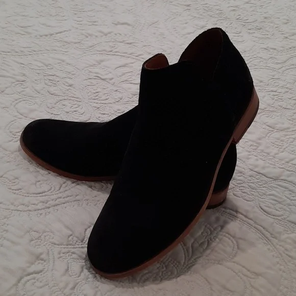 Frye black suede booties - Picture 1 of 6